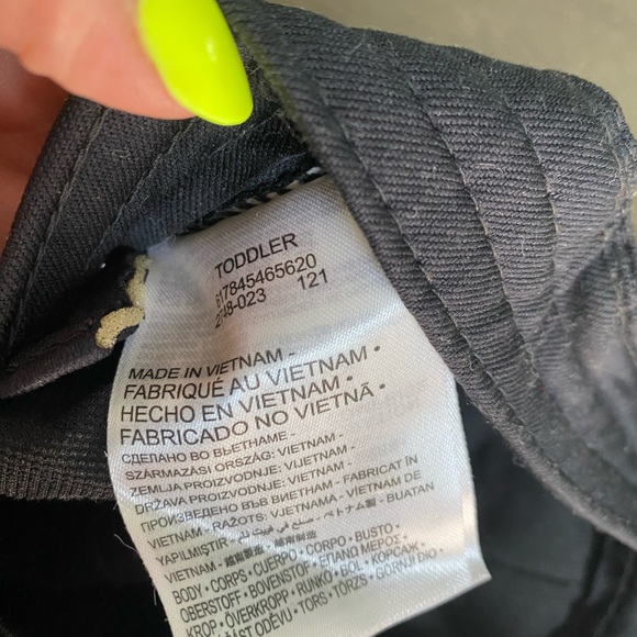 Toddler Nike Dry fit hat - Picture 4 of 7